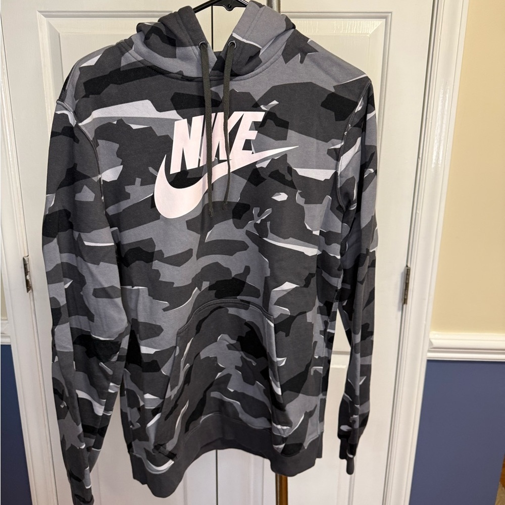 Mens nike camo club fleece hoodie size medium